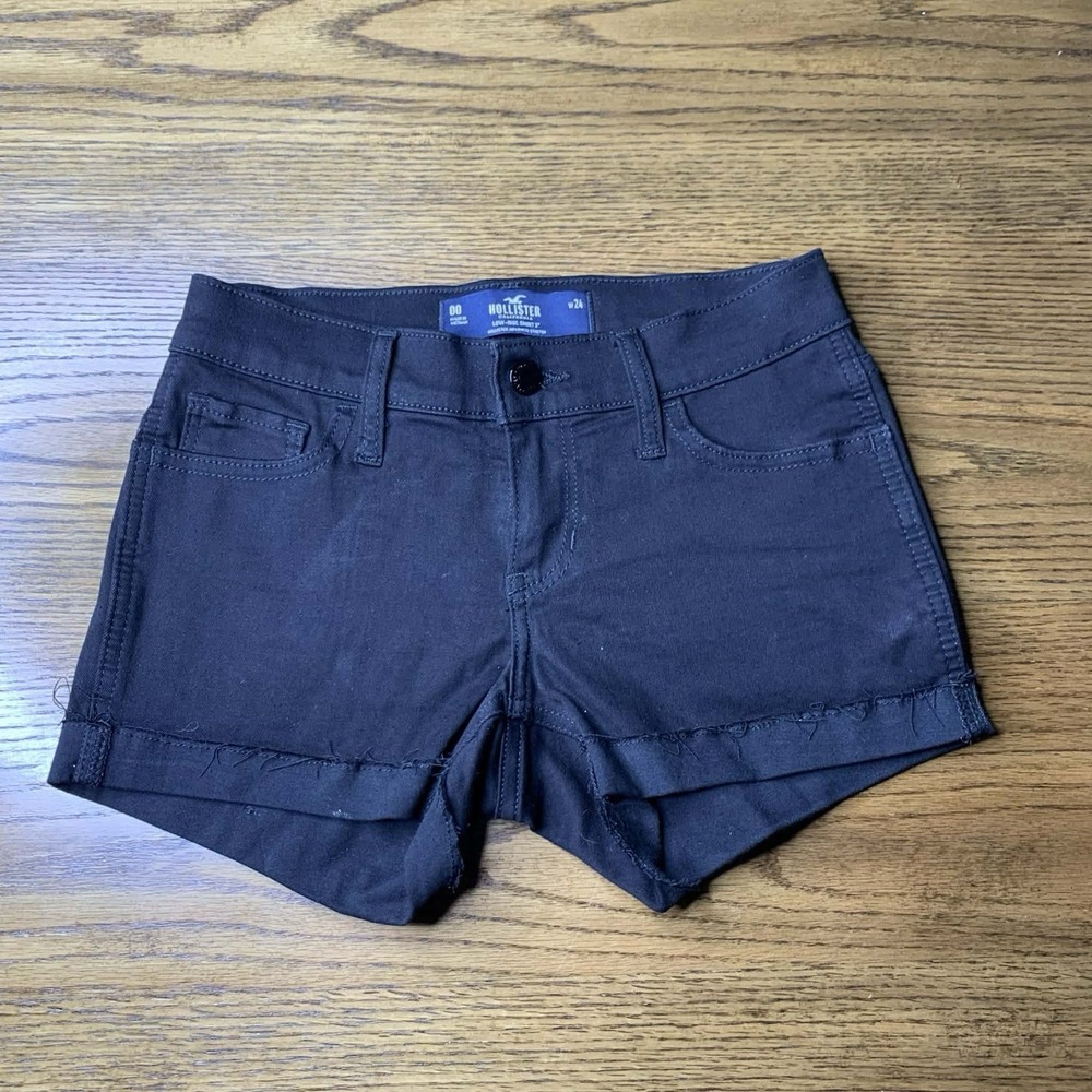 NWT Hollister Low-Rise Short 3" Black Denim Shorts Size 00/W24
